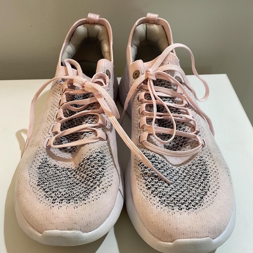 APL techloom breeze sneakers